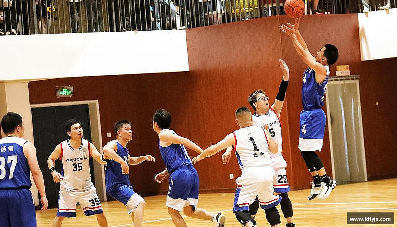 勇攀高峰，无所畏惧！